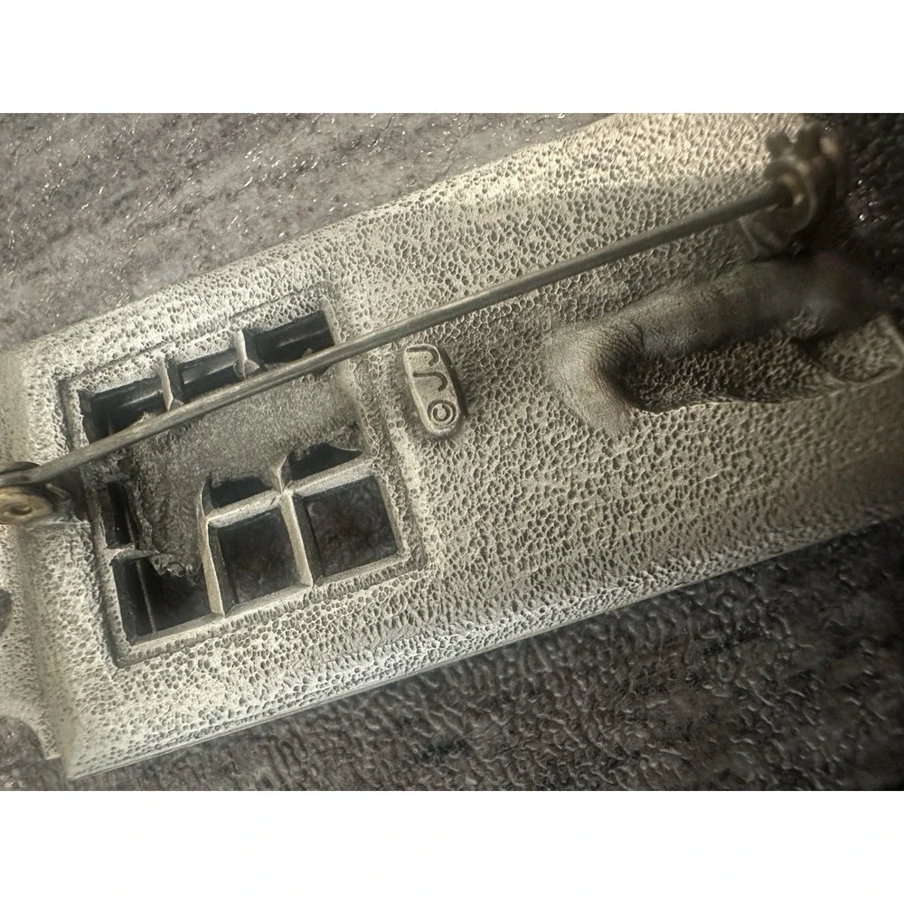 Vintage JJ  Jonette Jewelry Pewter Cat Climbing Coat Rack Swing Door Brooch Open